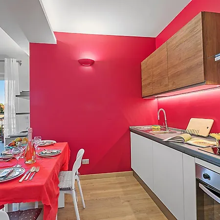 Ciclamino With Garden And Parking - Happy Apartament *